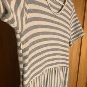 Roller nursing dress